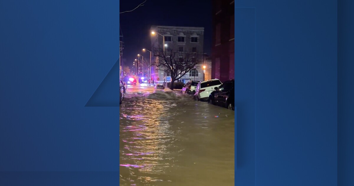 30inch water main bursts in downtown Kansas City, MO; water supply affected Missouri News